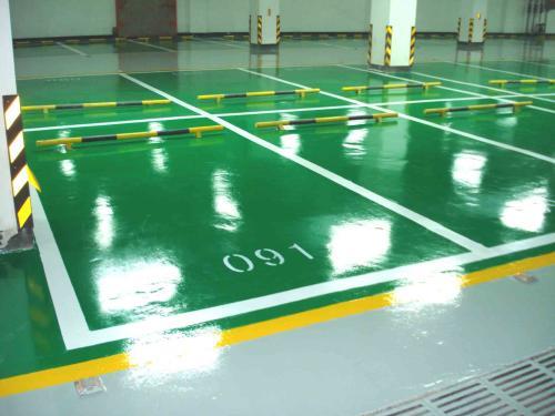 停車場環(huán)氧地坪漆施工后的地面應(yīng)達(dá)到怎樣的標(biāo)準(zhǔn)？