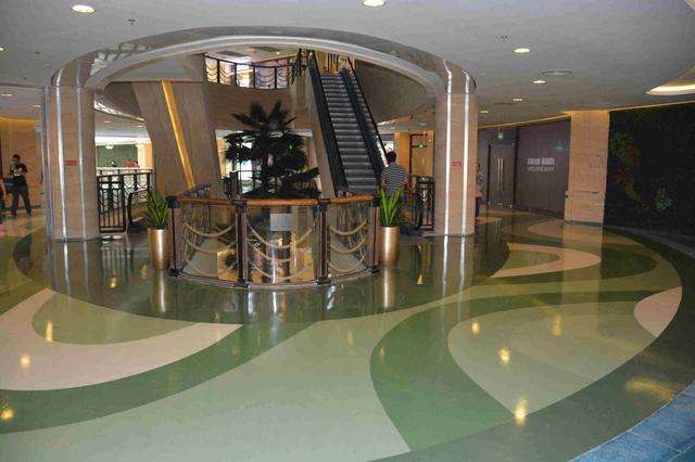 瓷磚褪色破裂不用怕？看環(huán)保地坪涂料施工廠怎么做？