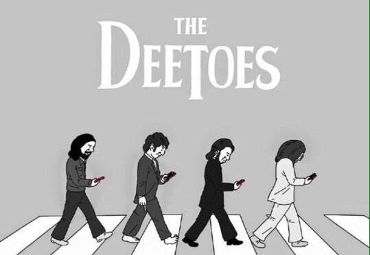 低頭族與手機(jī)與環(huán)保地坪漆施工公司三者有何關(guān)系？