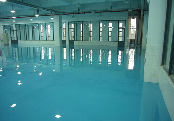 市場(chǎng)競(jìng)爭(zhēng)激烈，如何低成本搞定水性環(huán)氧地板漆施工