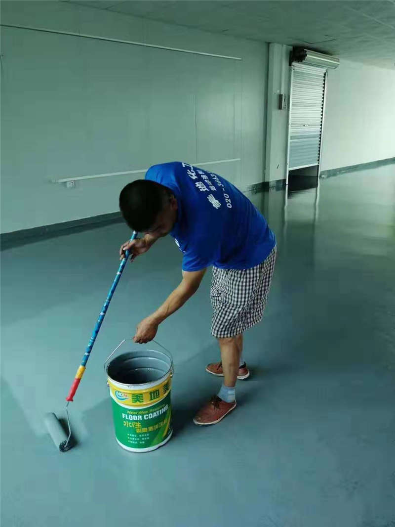 影響重慶水性地坪漆公司發(fā)展的外部因素有哪些？