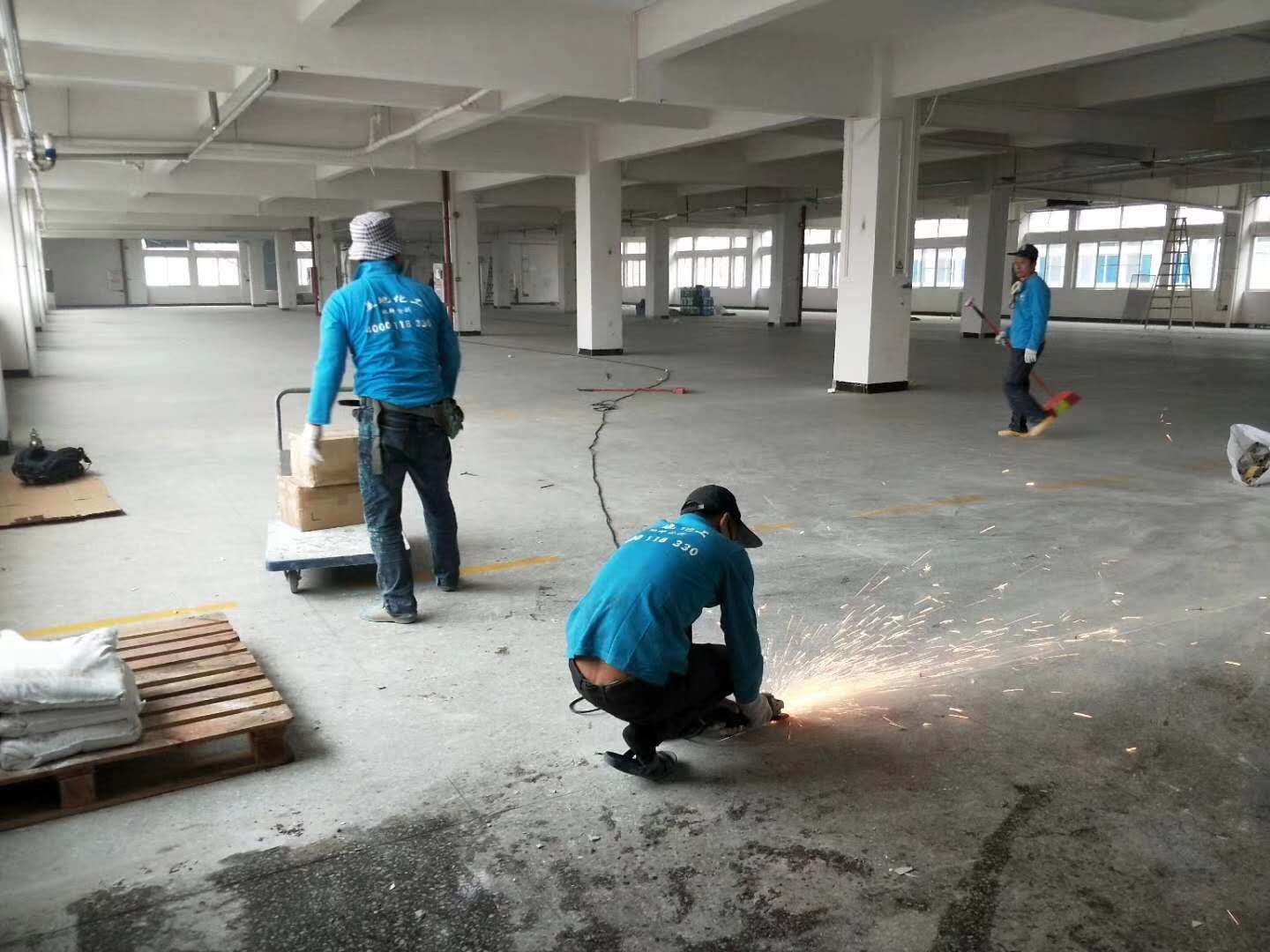 水性地坪涂料施工方案中有關(guān)翻新的的步驟有哪些？